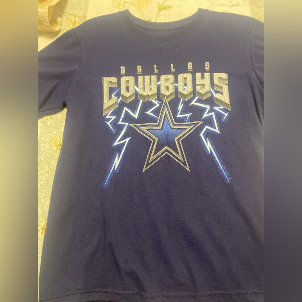 Dallas cowboys kids shirt size (10-12)